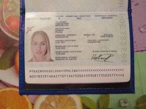 Faux passeport international de Kazakhstan